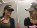 アダルト動画：顔出しNGの素人娘2人を口説いて、帽子着用のセンズリ鑑賞！